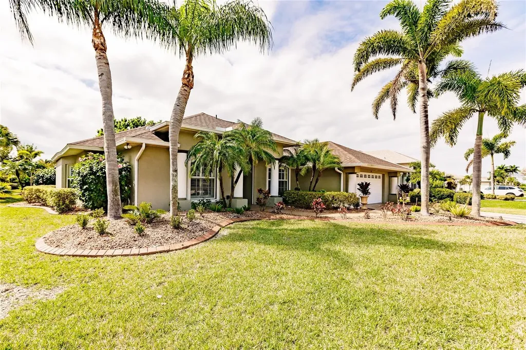 254 Rotonda Boulevard E Rotonda West FL 33947