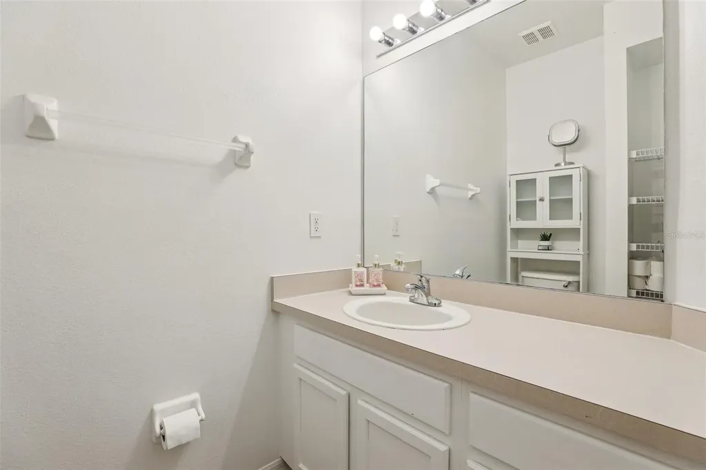 8419 Crystal Cove Loop Kissimmee FL 34747
