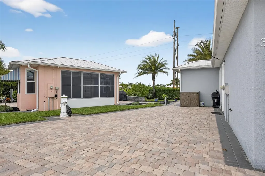 3287 Red Tail Hawk Drive Polk City FL 33868