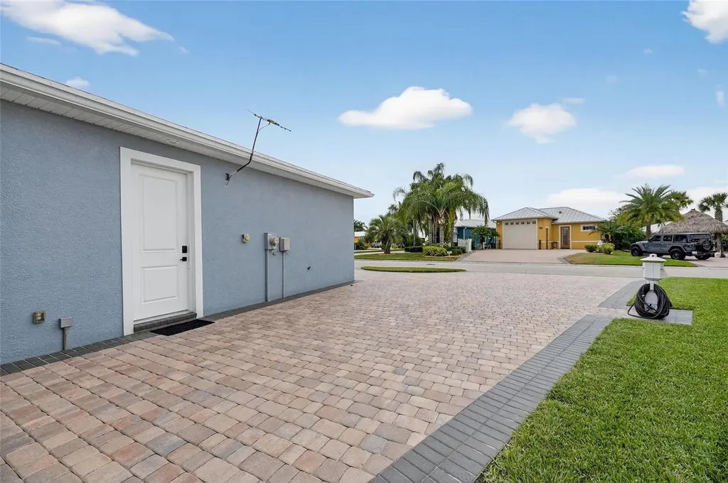 3287 Red Tail Hawk Drive Polk City FL 33868