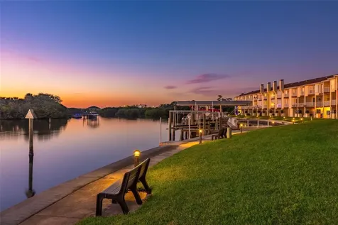 152 Brent Circle Oldsmar FL 34677