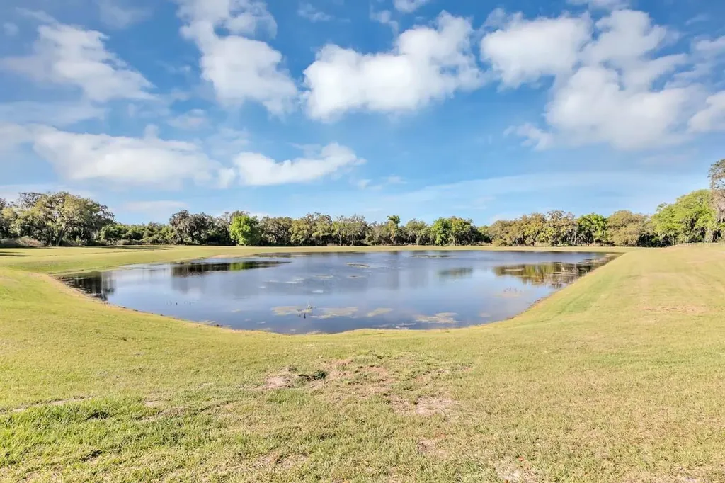 2404 Volunteer Avenue Kissimmee FL 34744