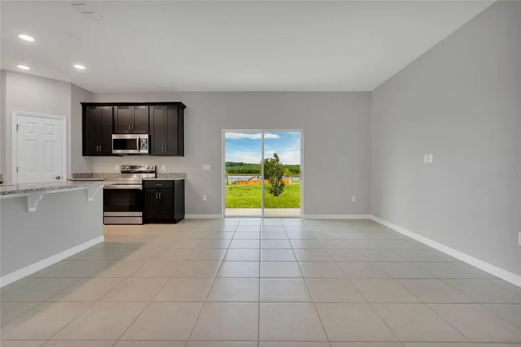 1739 Blue Lagoon Circle Mascotte FL 34753