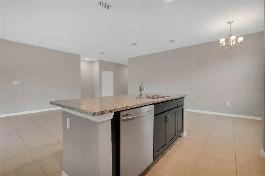 1739 Blue Lagoon Circle Mascotte FL 34753