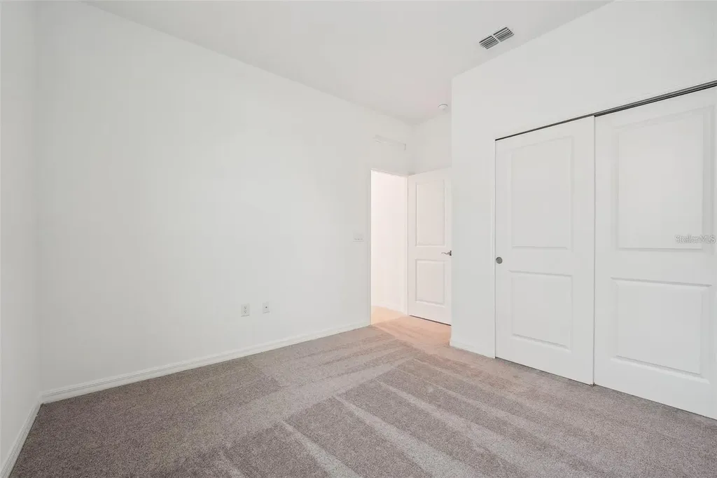 1739 Blue Lagoon Circle Mascotte FL 34753