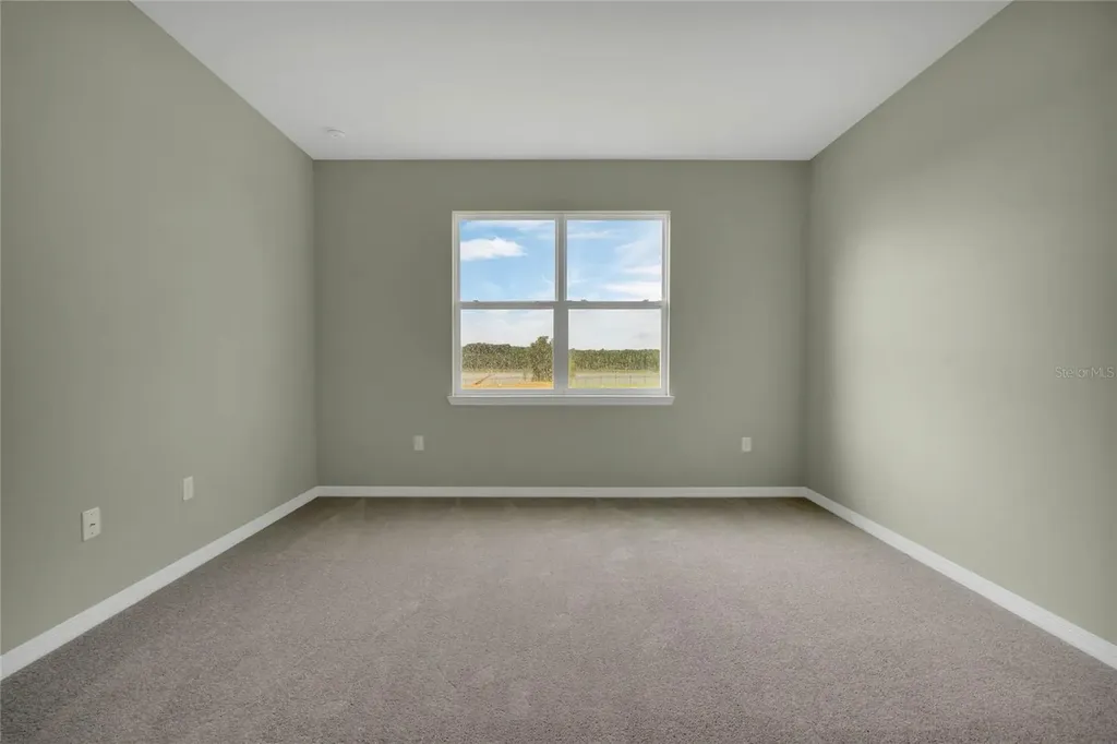 1739 Blue Lagoon Circle Mascotte FL 34753