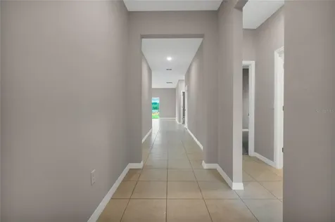 1739 Blue Lagoon Circle Mascotte FL 34753
