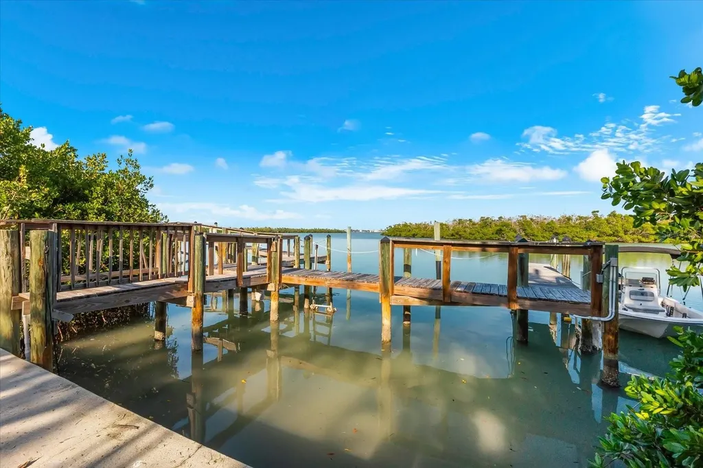 2255 N Beach Road Englewood FL 34223