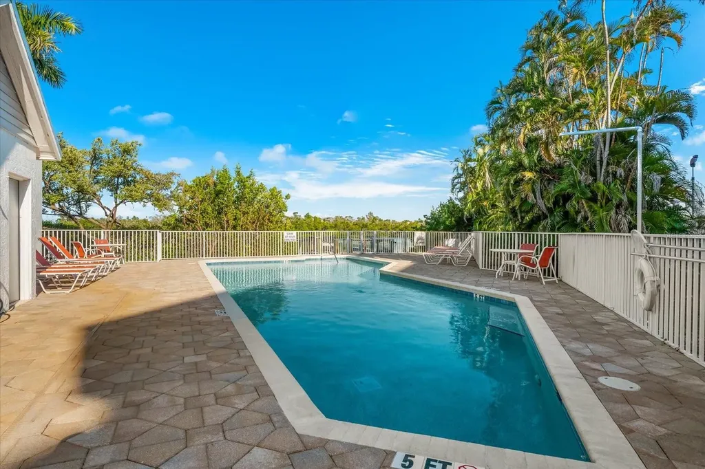 2255 N Beach Road Englewood FL 34223