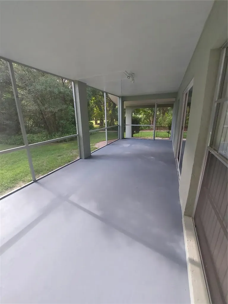 253 N Blue Lake Avenue Deland FL 32724