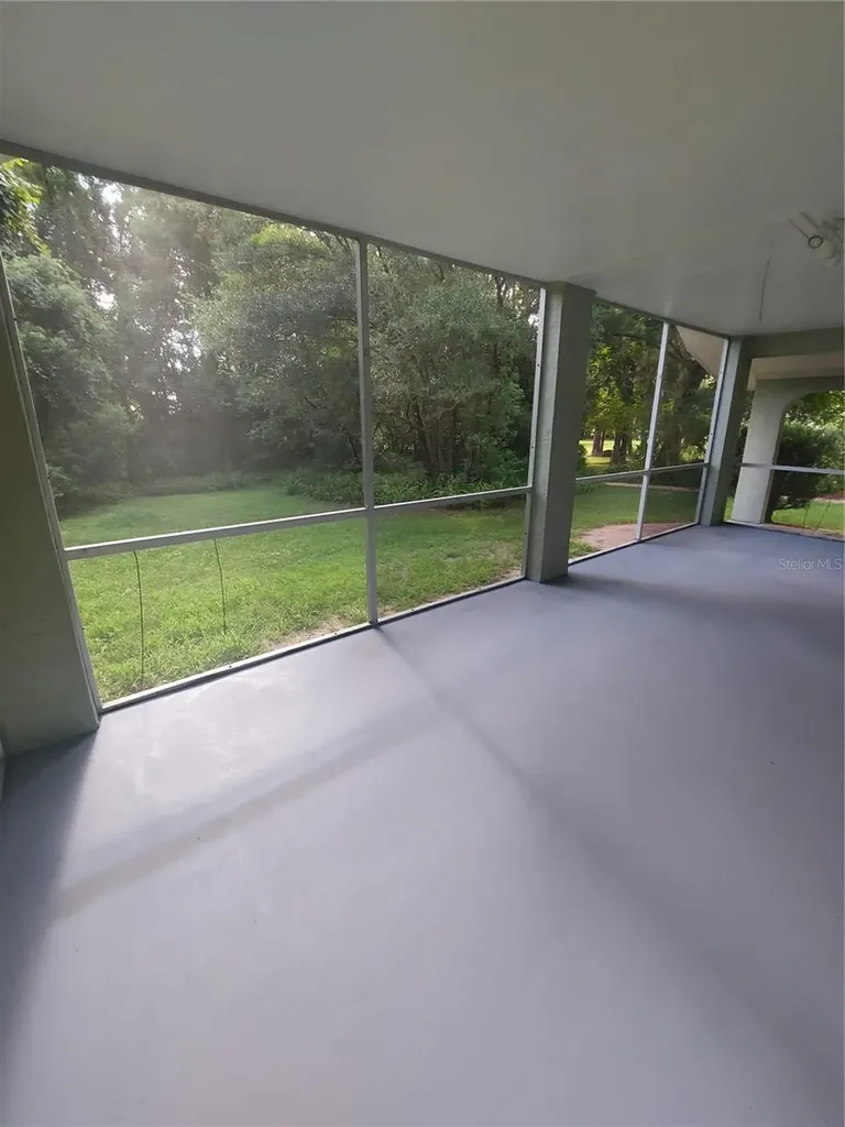253 N Blue Lake Avenue Deland FL 32724