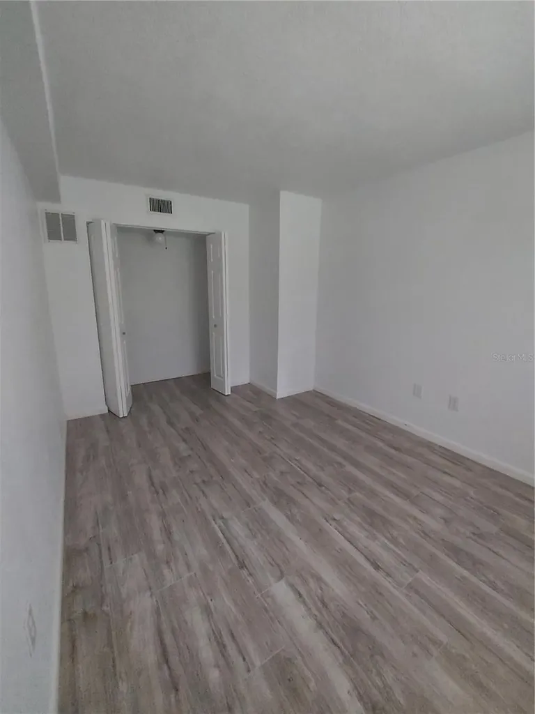 253 N Blue Lake Avenue Deland FL 32724