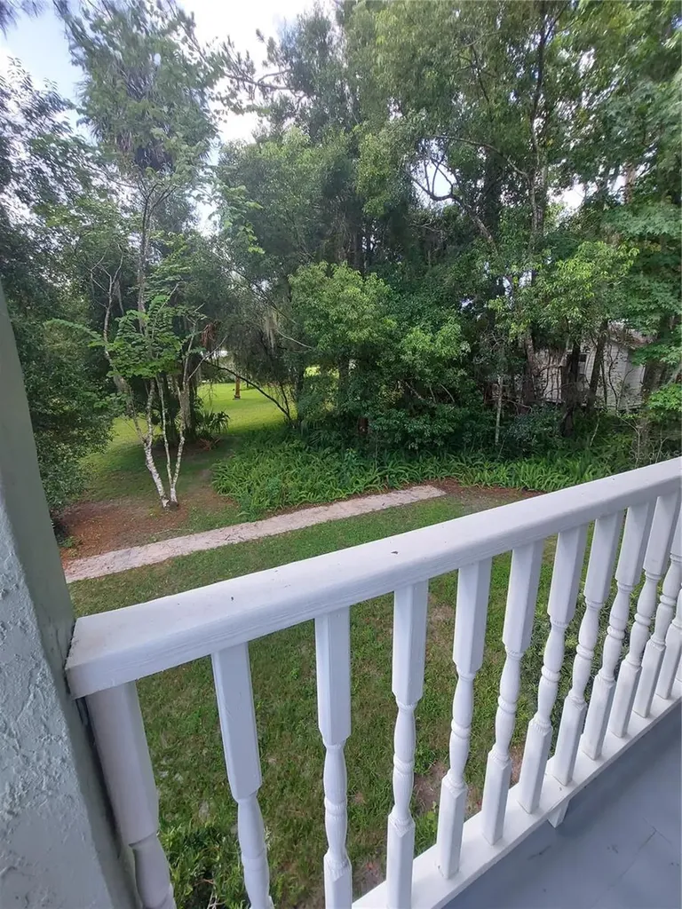 253 N Blue Lake Avenue Deland FL 32724