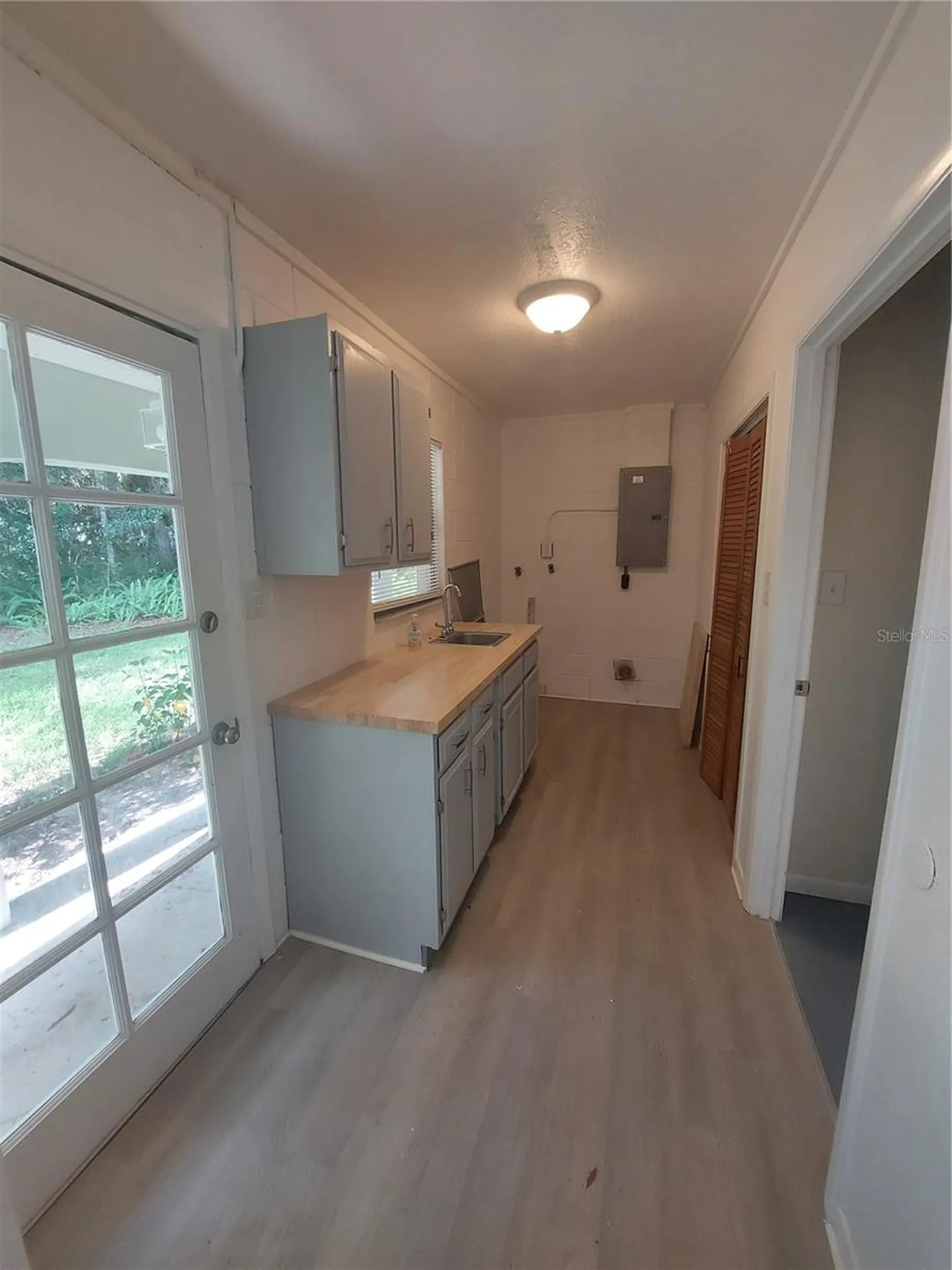253 N Blue Lake Avenue Deland FL 32724