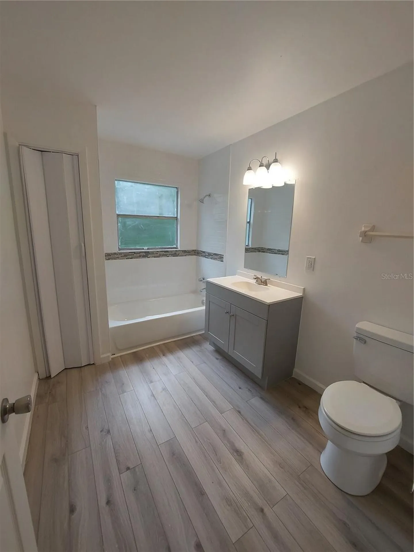 253 N Blue Lake Avenue Deland FL 32724