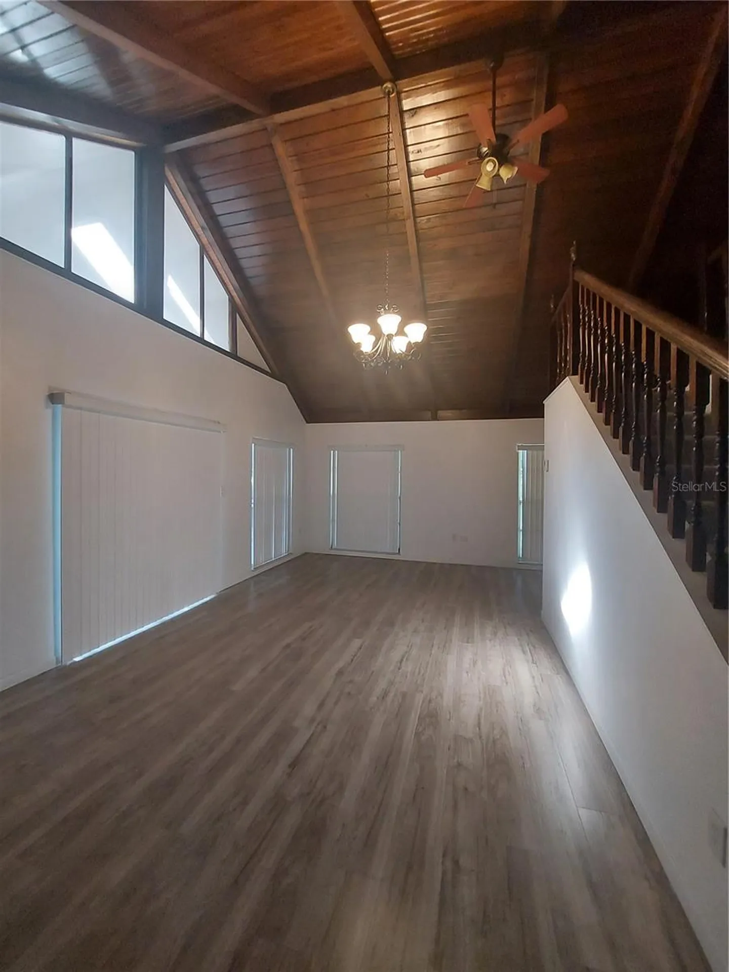 253 N Blue Lake Avenue Deland FL 32724