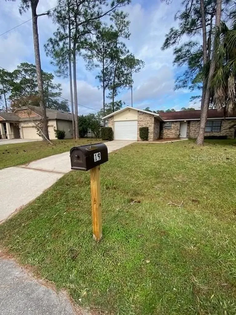 19 Woodston Lane Palm Coast FL 32164