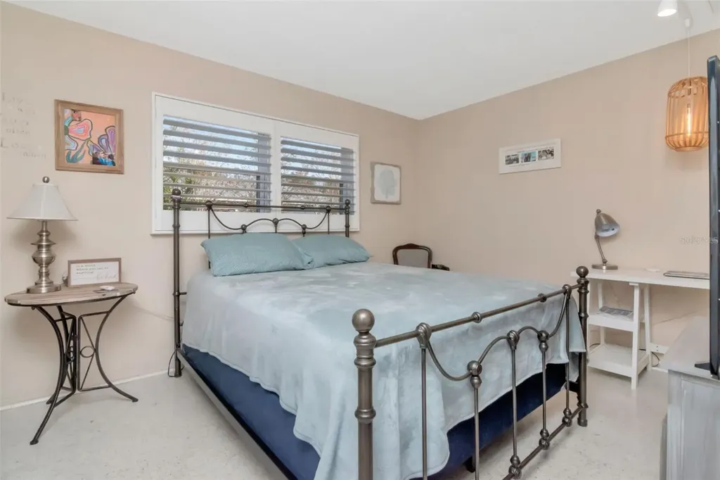 3991 38th Way S St Petersburg FL 33711