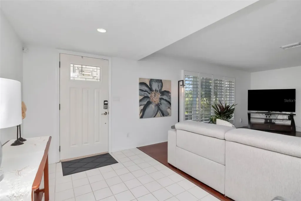 3991 38th Way S St Petersburg FL 33711