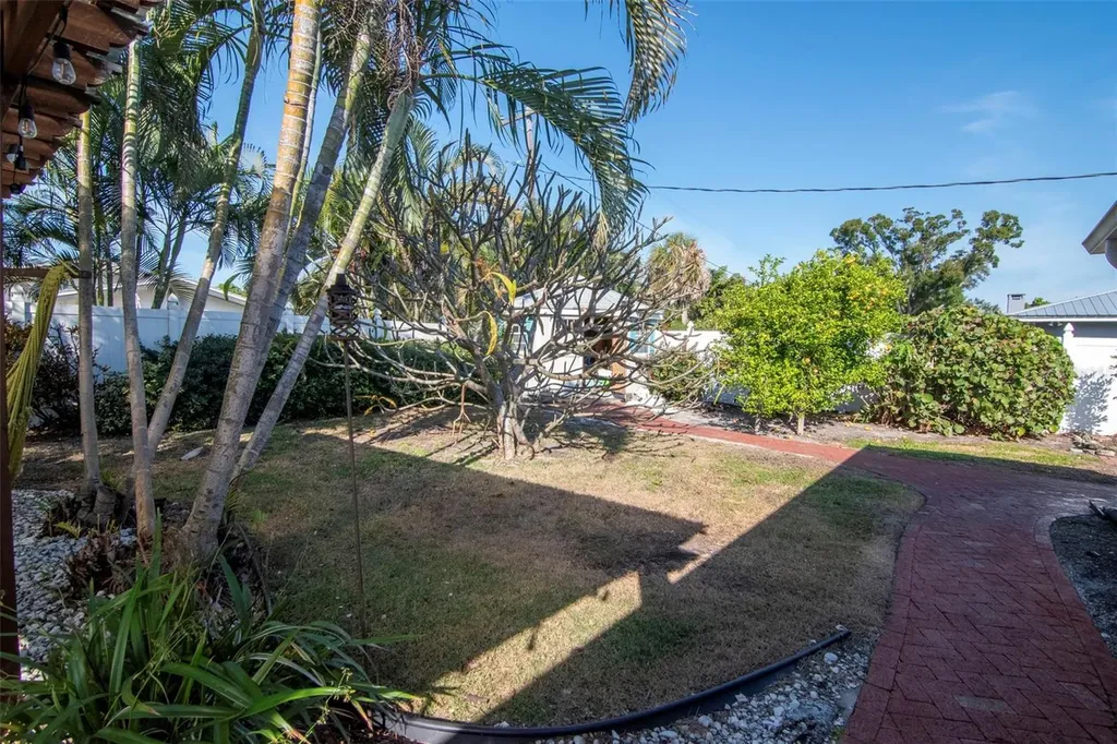 3991 38th Way S St Petersburg FL 33711
