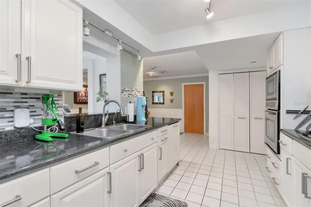 3991 38th Way S St Petersburg FL 33711