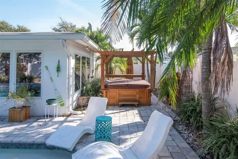 3991 38th Way S St Petersburg FL 33711