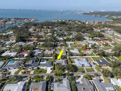 3991 38th Way S St Petersburg FL 33711