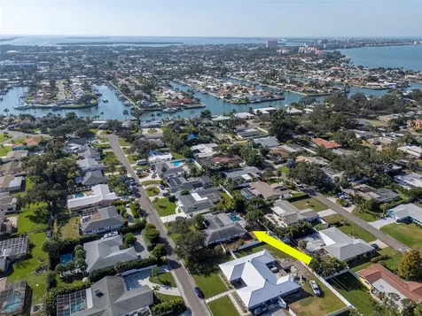 3991 38th Way S St Petersburg FL 33711