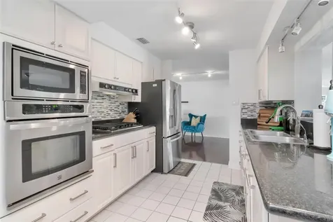 3991 38th Way S St Petersburg FL 33711