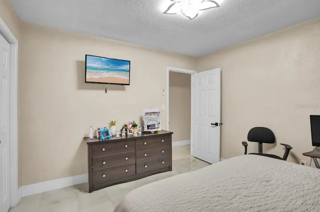 5615 Oak Avenue NW Lakeland FL 33810