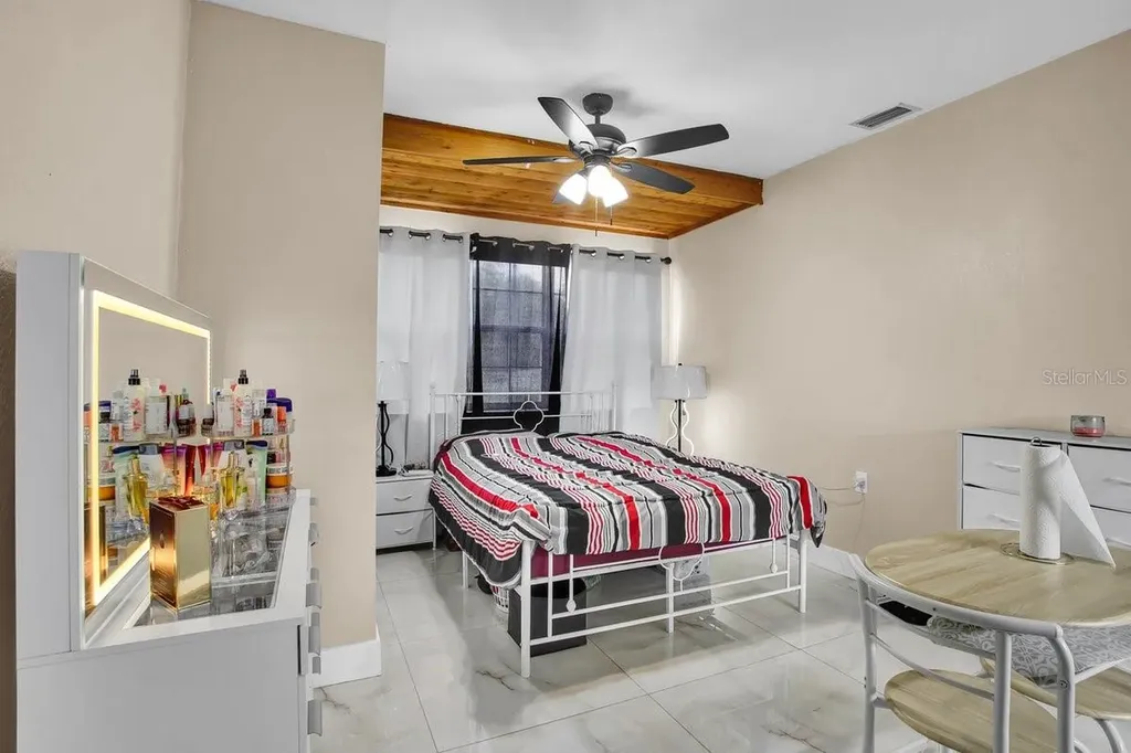 5615 Oak Avenue NW Lakeland FL 33810
