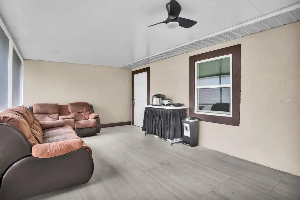 5615 Oak Avenue NW Lakeland FL 33810