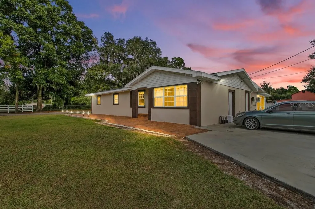 5615 Oak Avenue NW Lakeland FL 33810