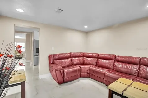 5615 Oak Avenue NW Lakeland FL 33810