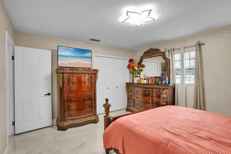 5615 Oak Avenue NW Lakeland FL 33810