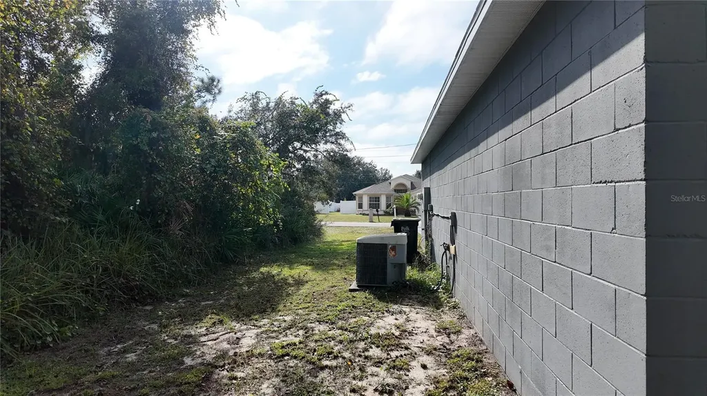 446 Arkansas Court Kissimmee FL 34759