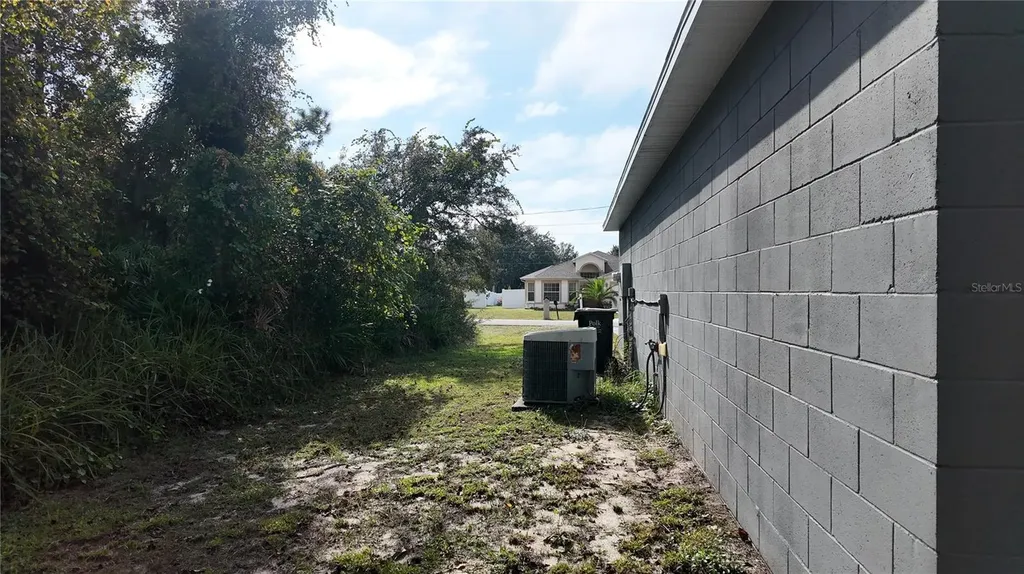 446 Arkansas Court Kissimmee FL 34759