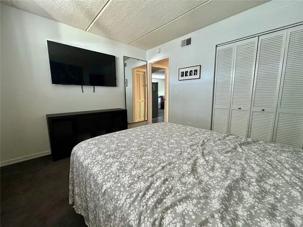 2275 62nd Avenue N St Petersburg FL 33702