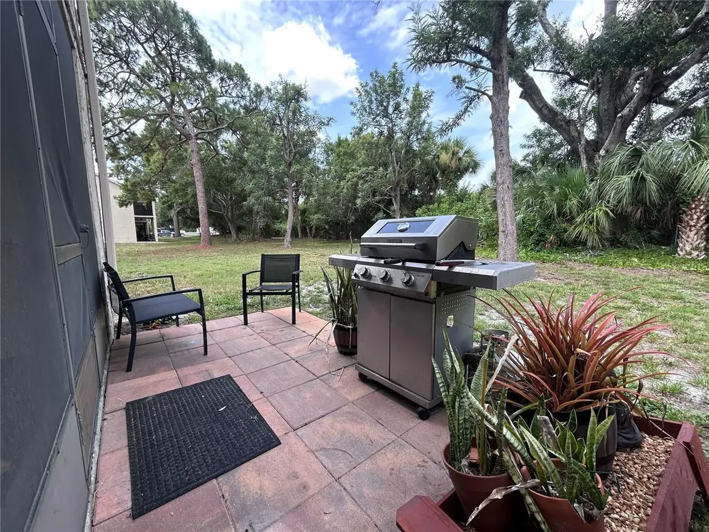 2275 62nd Avenue N St Petersburg FL 33702