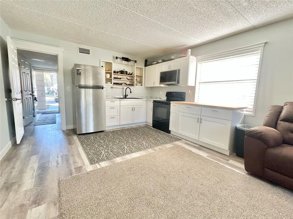 2275 62nd Avenue N St Petersburg FL 33702