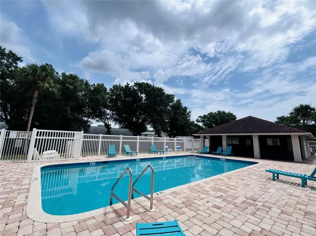 2275 62nd Avenue N St Petersburg FL 33702