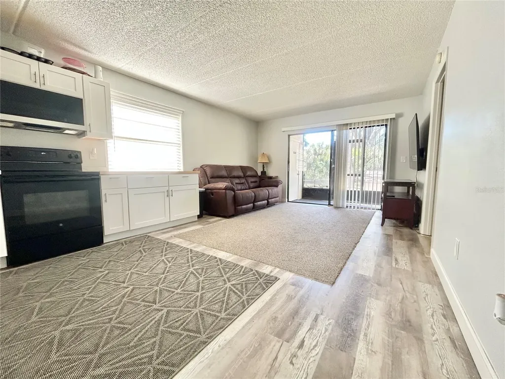 2275 62nd Avenue N St Petersburg FL 33702