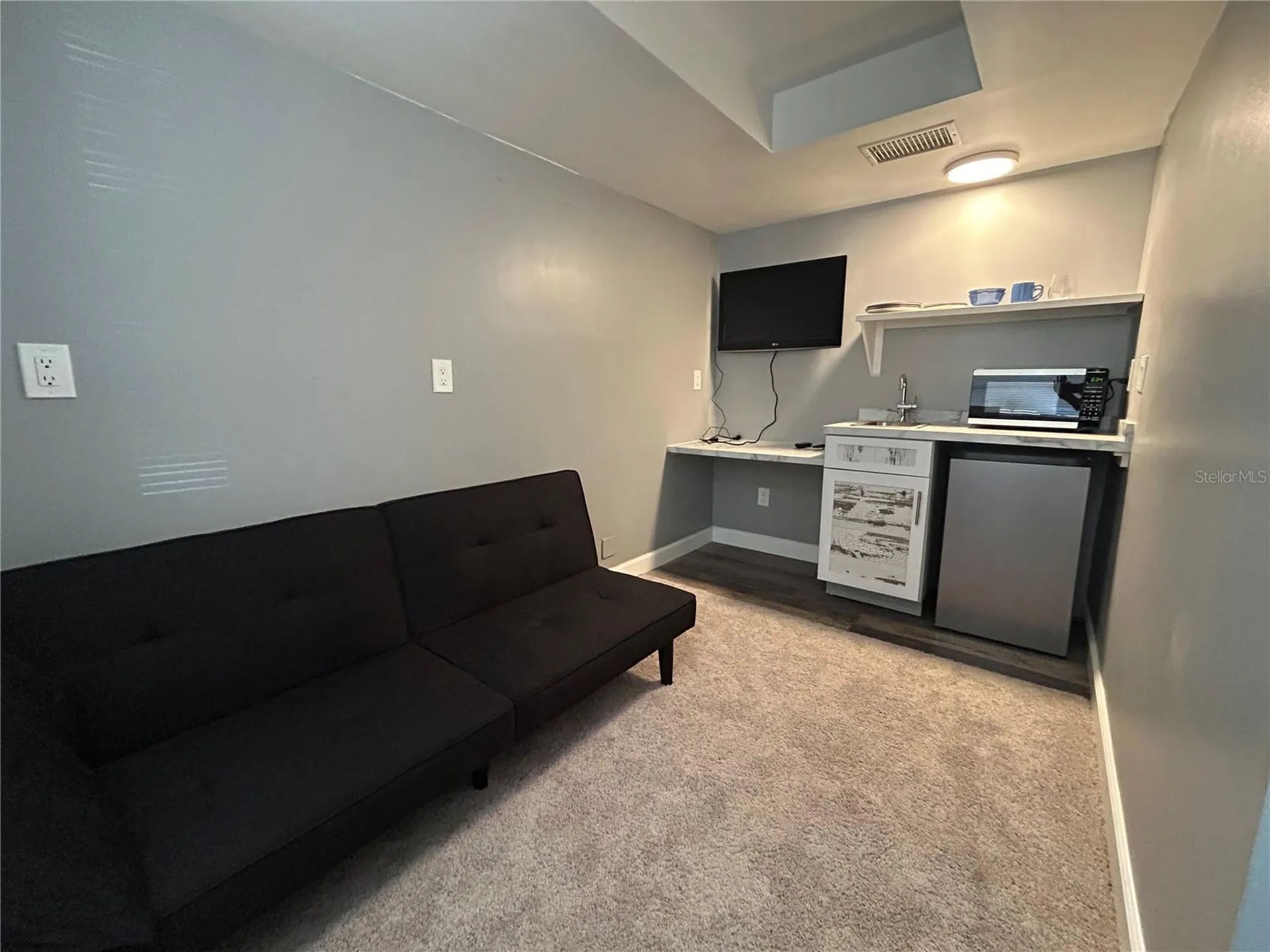 2275 62nd Avenue N St Petersburg FL 33702
