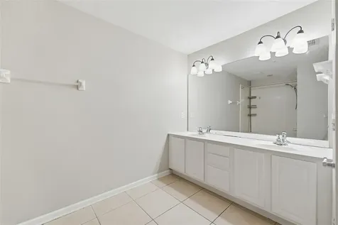 2838 Villafuerte Point Orlando FL 32835