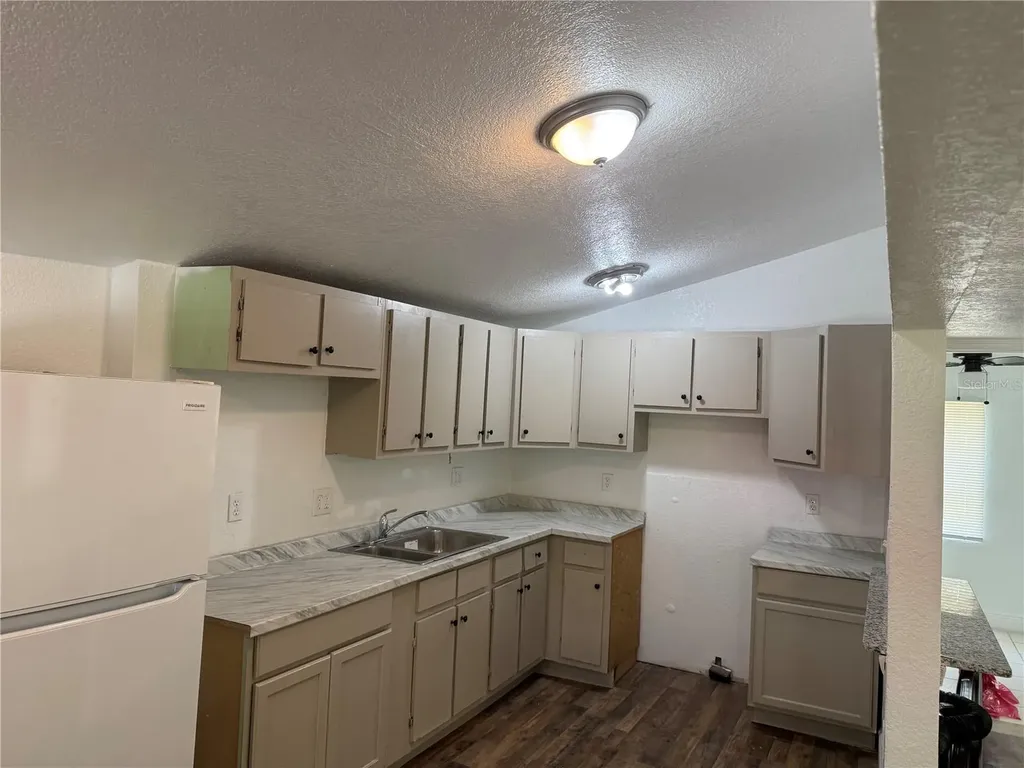 2112 Lee Street Orlando FL 32805
