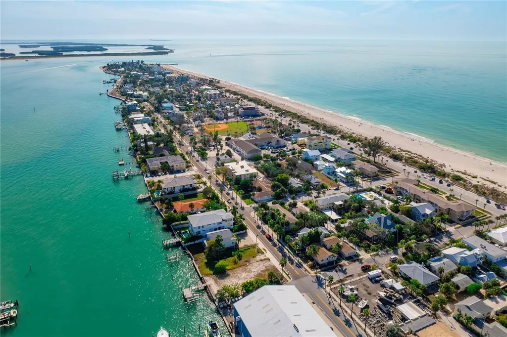 1805 Pass-a-grille Way St Pete Beach FL 33706