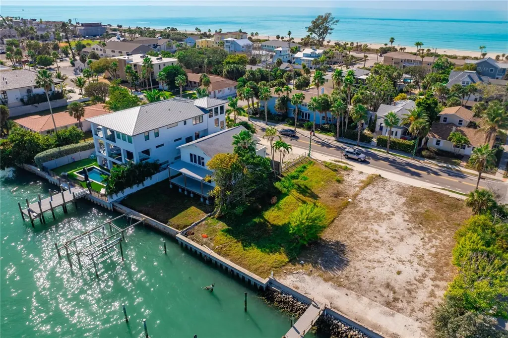 1805 Pass-a-grille Way St Pete Beach FL 33706