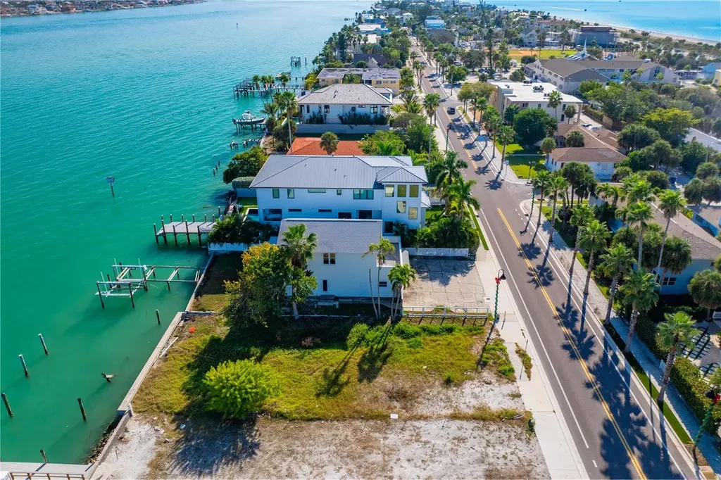 1805 Pass-a-grille Way St Pete Beach FL 33706