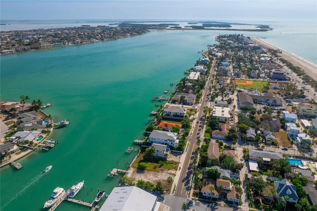 1805 Pass-a-grille Way St Pete Beach FL 33706