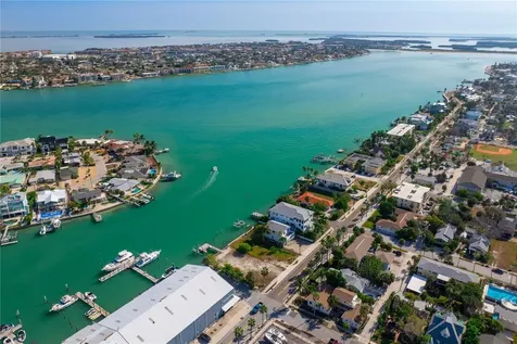 1805 Pass-a-grille Way St Pete Beach FL 33706